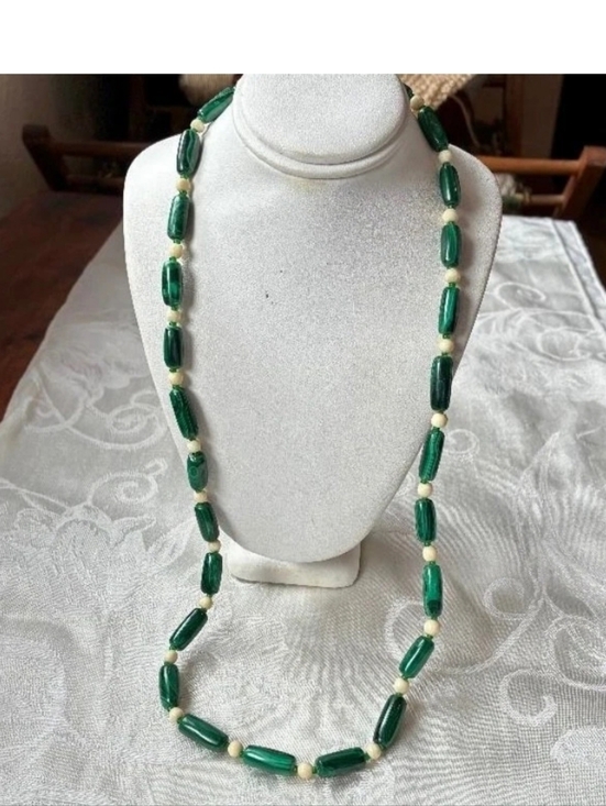 Vintage Jewelry - Vintage Malachite Stone Necklace